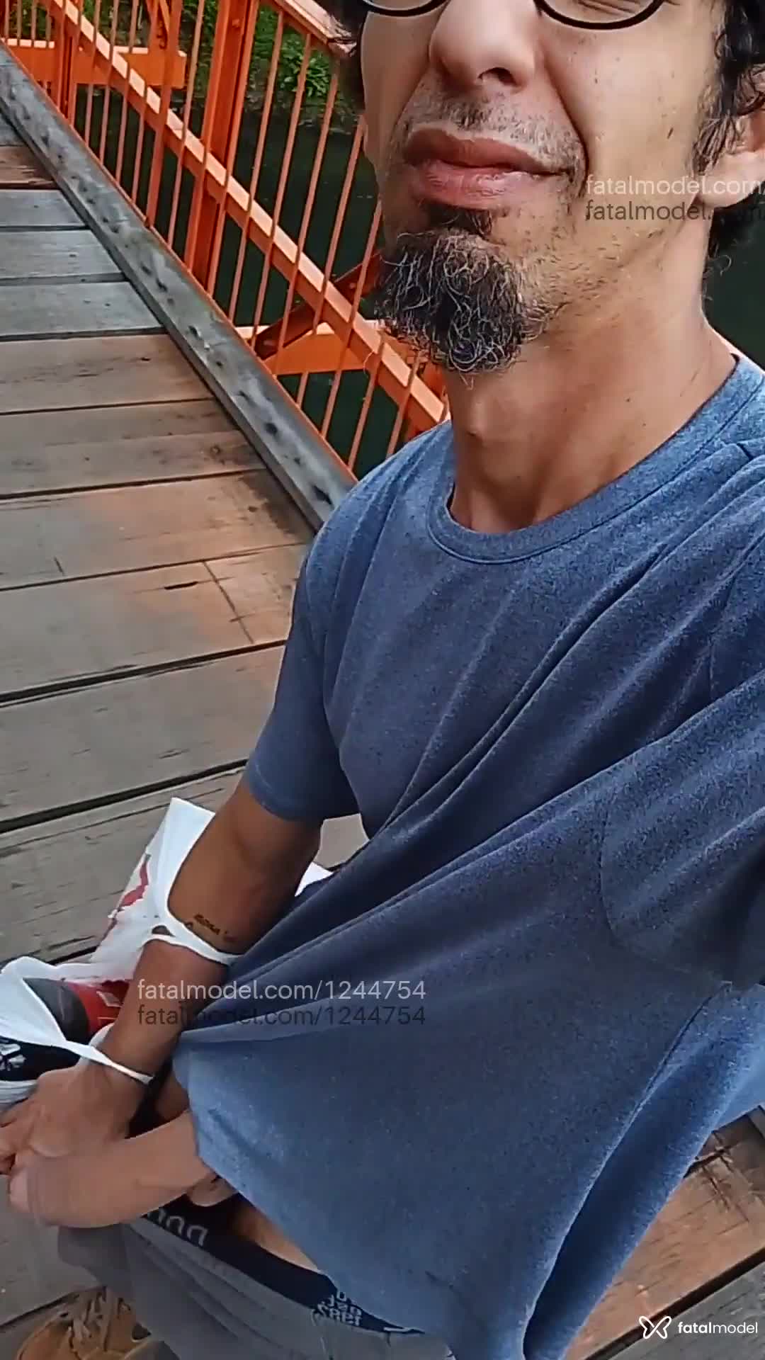 Acompanhante homem com cabelo castanho de olhos castanhos em Balneário Arroio do Silva Acompanhante homem com cabelo castanho de olhos castanhos em Balneário Arroio do Silva - Fael Stranger