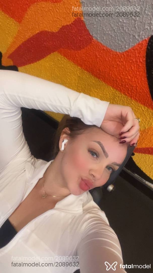 Acompanhante mulher loira (o) de olhos verdes - Eduarda Lopes