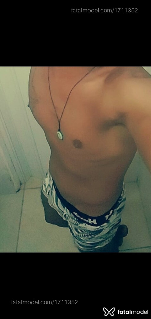Acompanhante homem com cabelo castanho de olhos castanhos em Tubarão Acompanhante homem com cabelo castanho de olhos castanhos em Tubarão - GuriVersatil