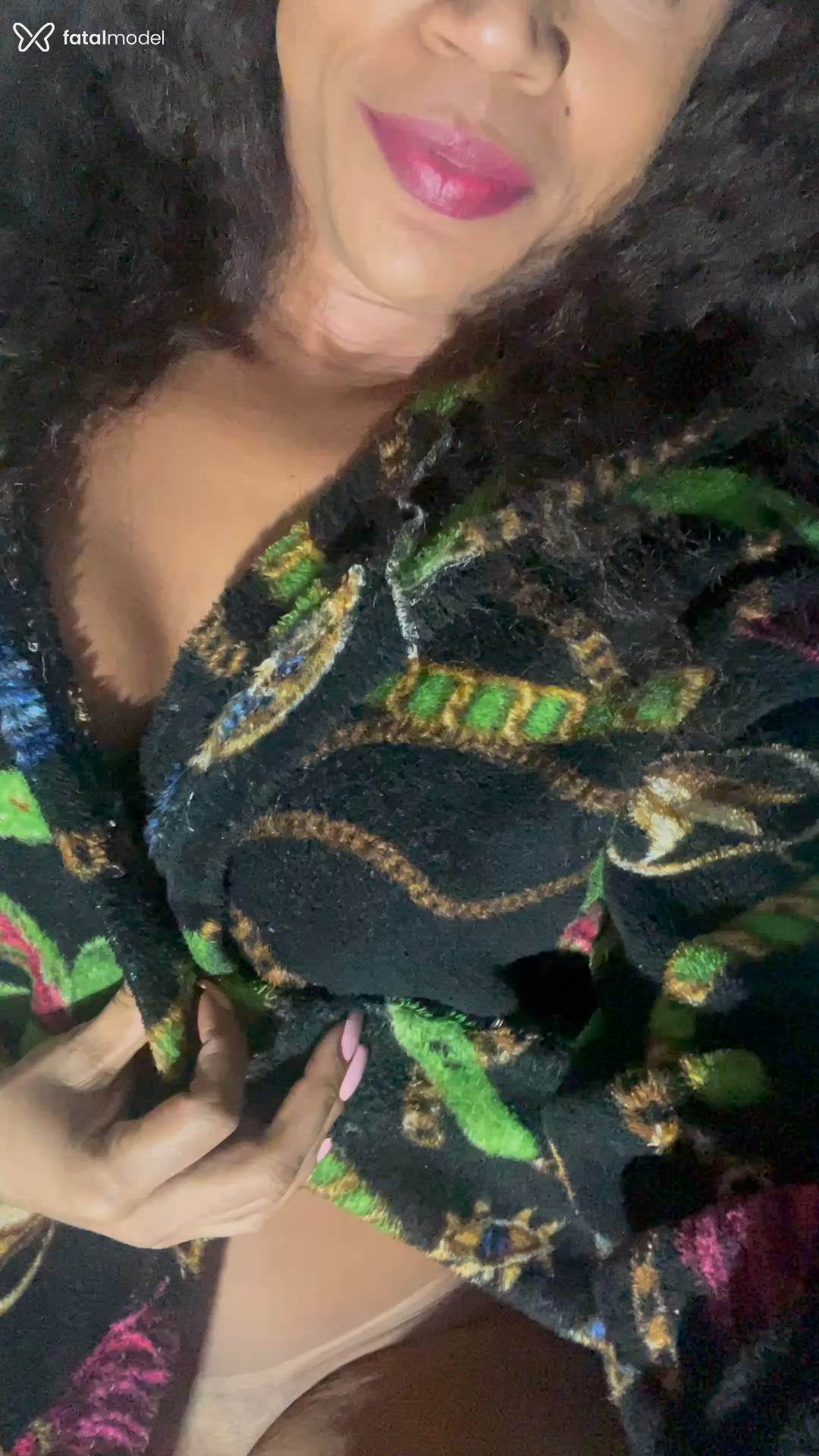 Acompanhante mulher com cabelo castanho de olhos mel em Rio do Sul Acompanhante mulher com cabelo castanho de olhos mel em Rio do Sul - Ninabombom