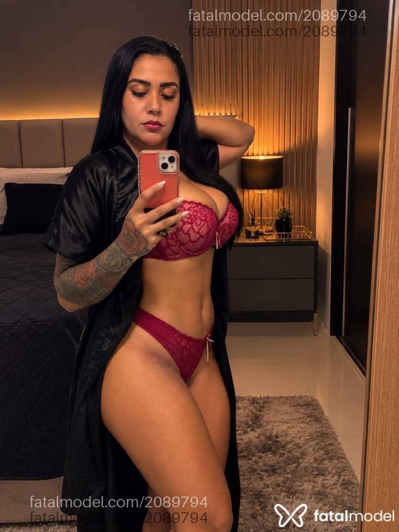 Acompanhante mulher morena (o) de olhos castanhos - Agatha Freitas