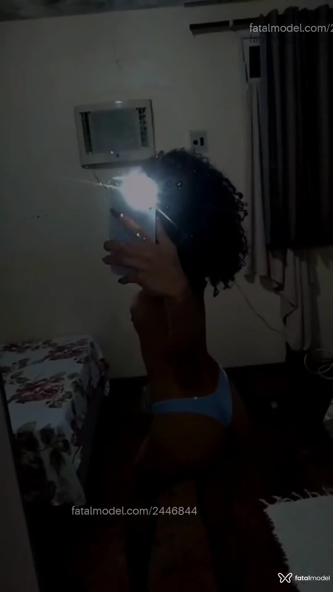 Acompanhante mulher morena (o) de olhos castanhos em Virtual - Laisa