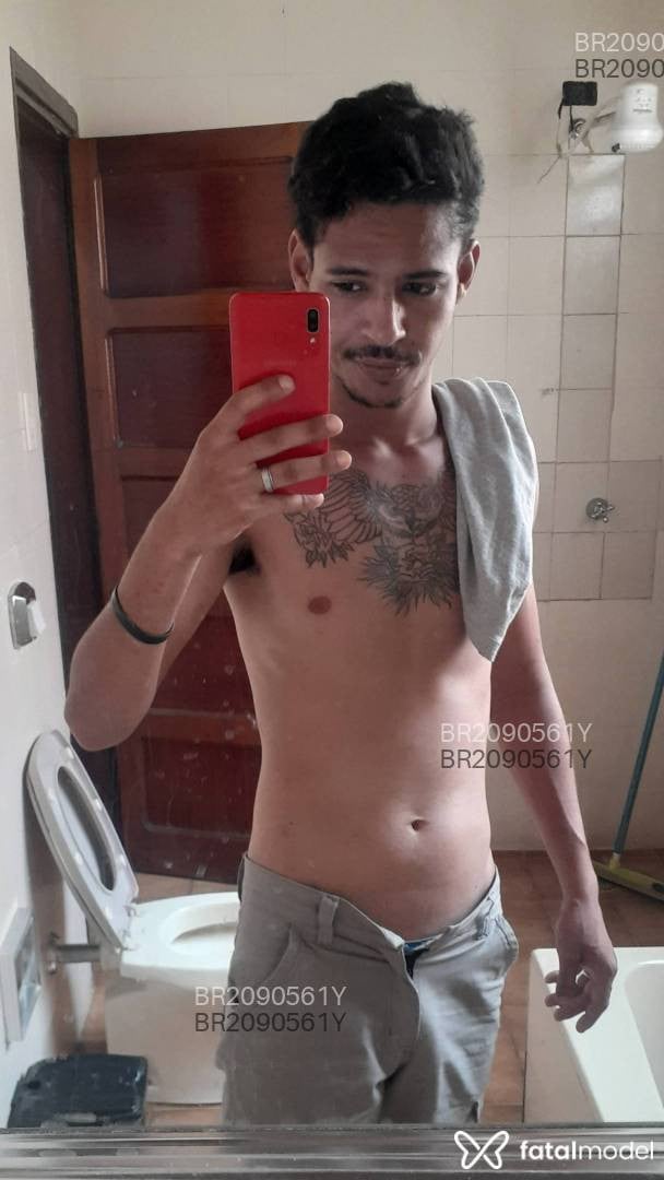 Acompanhante homem com cabelo castanho de olhos castanhos em Caetité Acompanhante homem com cabelo castanho de olhos castanhos em Caetité - Baiano