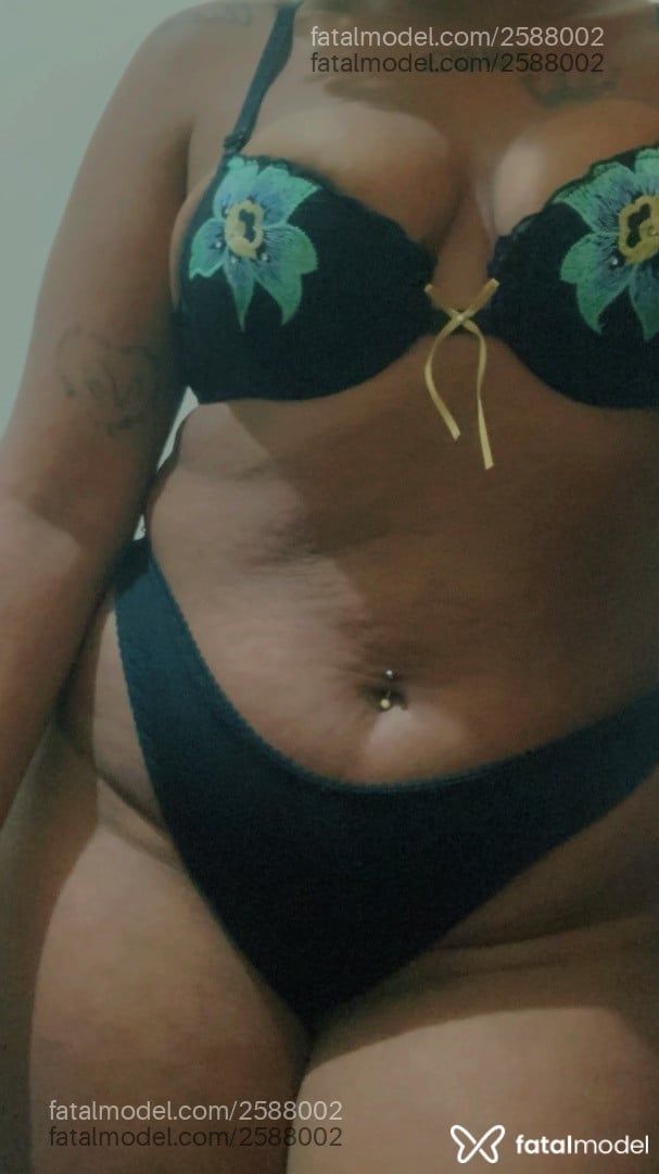 Acompanhante mulher morena (o) de olhos castanhos em Belo Horizonte - Gabi Gusmão