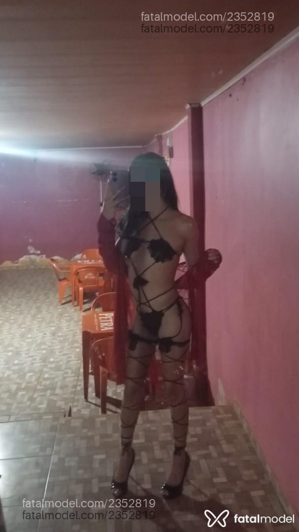 Acompanhante mulher trans morena (o) de olhos castanhos em São José do Rio Claro - Morceguinha