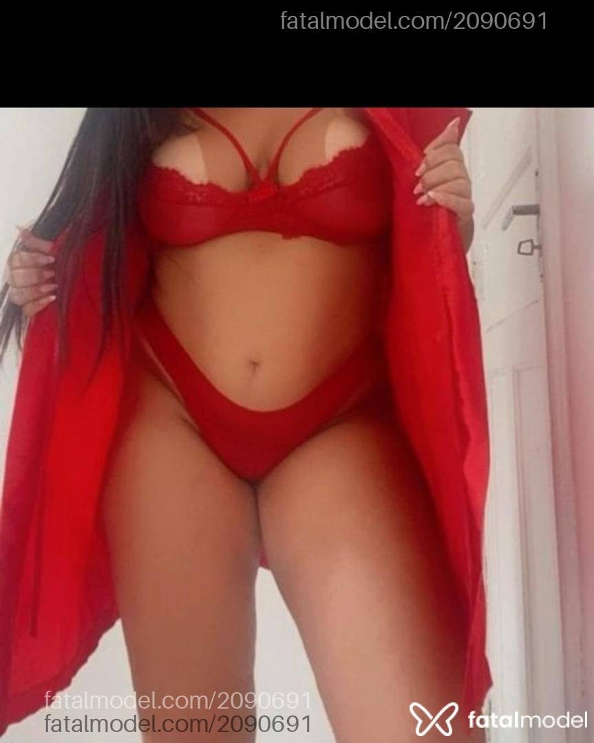 Acompanhante mulher com cabelo castanho de olhos castanhos - Mirella Silva