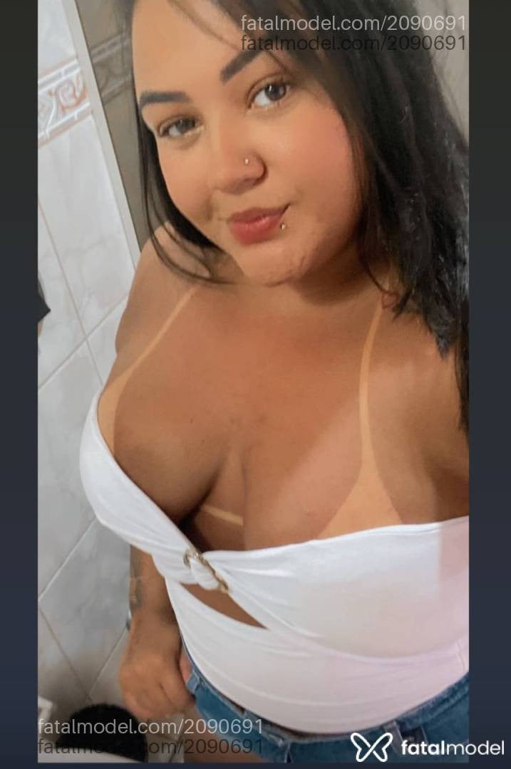 Acompanhante mulher com cabelo castanho de olhos castanhos - Mirella Silva
