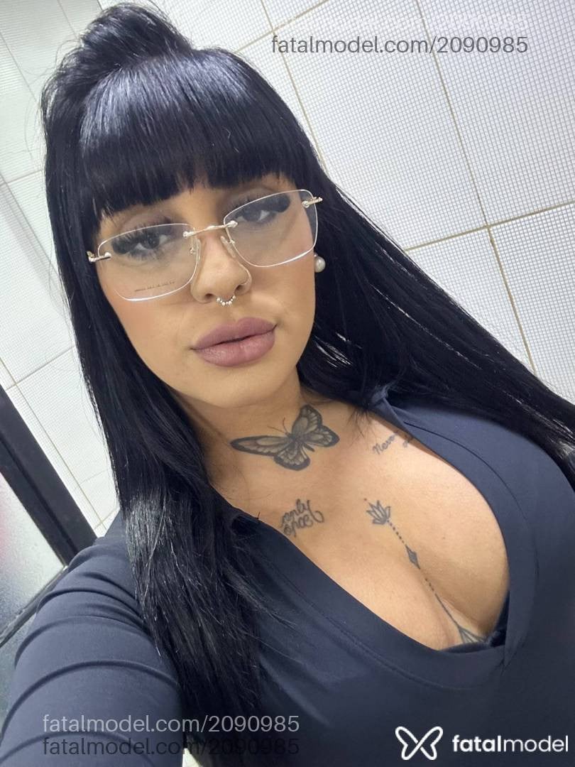 Acompanhante mulher morena (o) de olhos castanhos em Criciúma - Victoria Gaúch