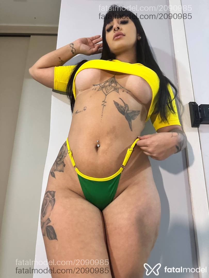 Acompanhante mulher morena (o) de olhos castanhos em Criciúma - Victoria Gaúch