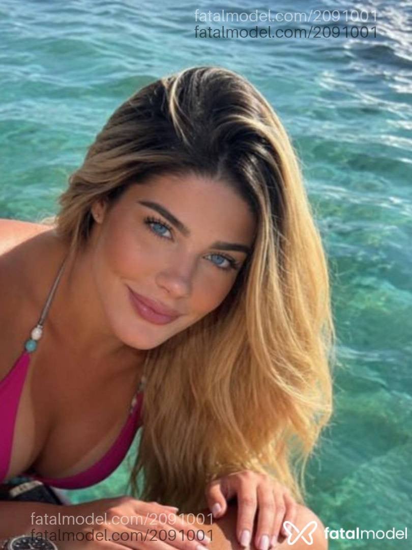 Acompanhante mulher loira (o) de olhos azuis - Jade Aguiar Acompanhante mulher loira (o) de olhos azuis - Jade Aguiar