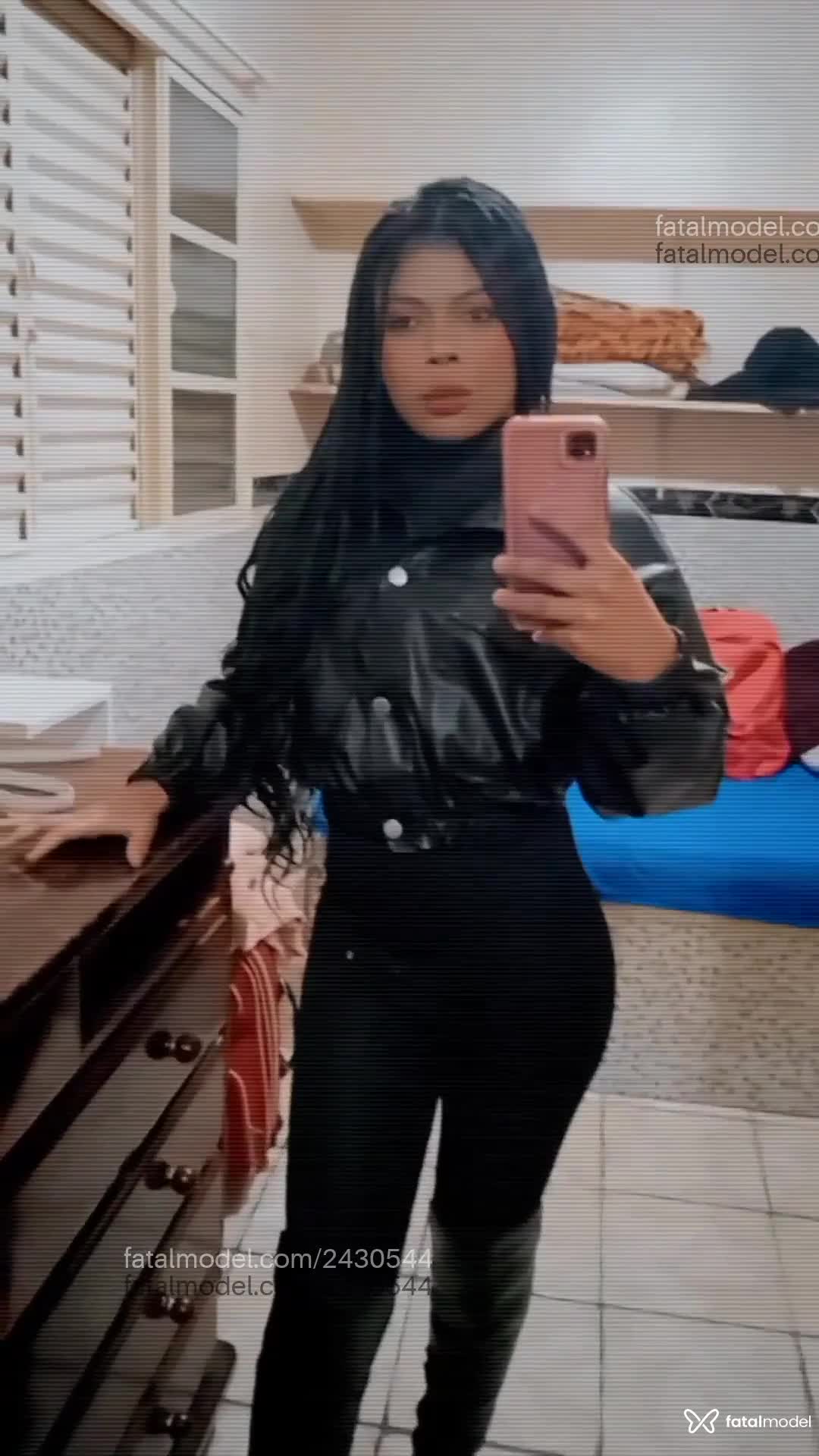 Acompanhante mulher morena (o) de olhos castanhos - Ellen Djulia Acompanhante mulher morena (o) de olhos castanhos - Ellen Djulia