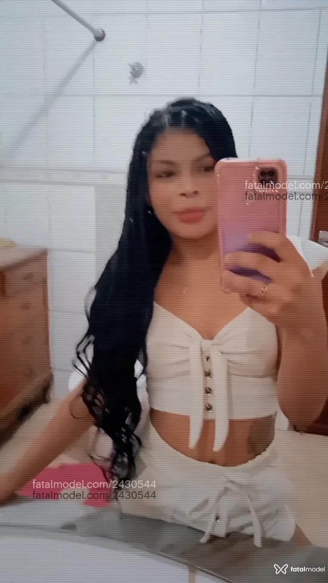 Acompanhante mulher morena (o) de olhos castanhos - Ellen Djulia Acompanhante mulher morena (o) de olhos castanhos - Ellen Djulia