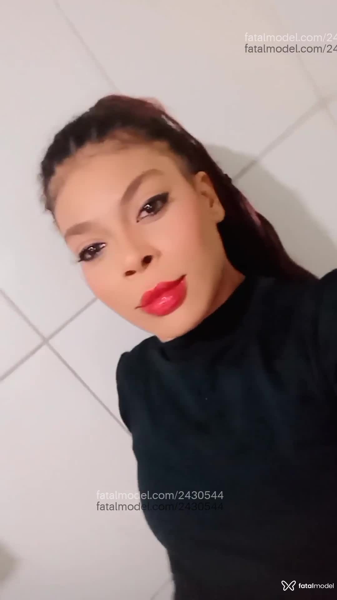 Acompanhante mulher morena (o) de olhos castanhos - Ellen Djulia Acompanhante mulher morena (o) de olhos castanhos - Ellen Djulia