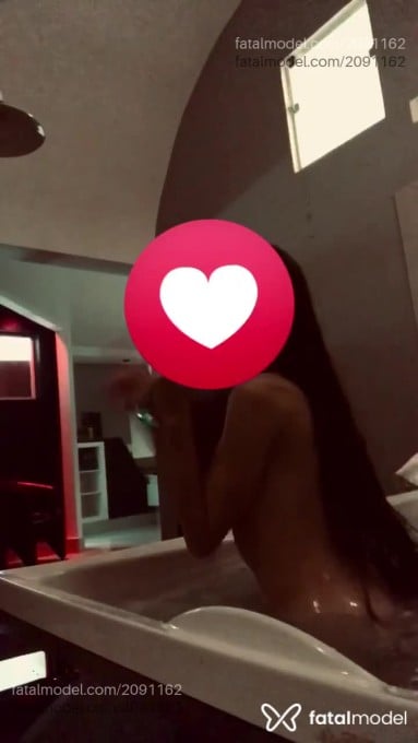 Acompanhante mulher com cabelo castanho de olhos verdes em Franca - Maria Flor