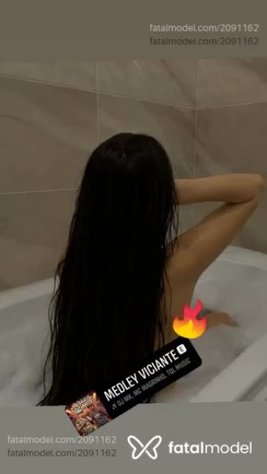 Acompanhante mulher com cabelo castanho de olhos verdes em Franca - Maria Flor