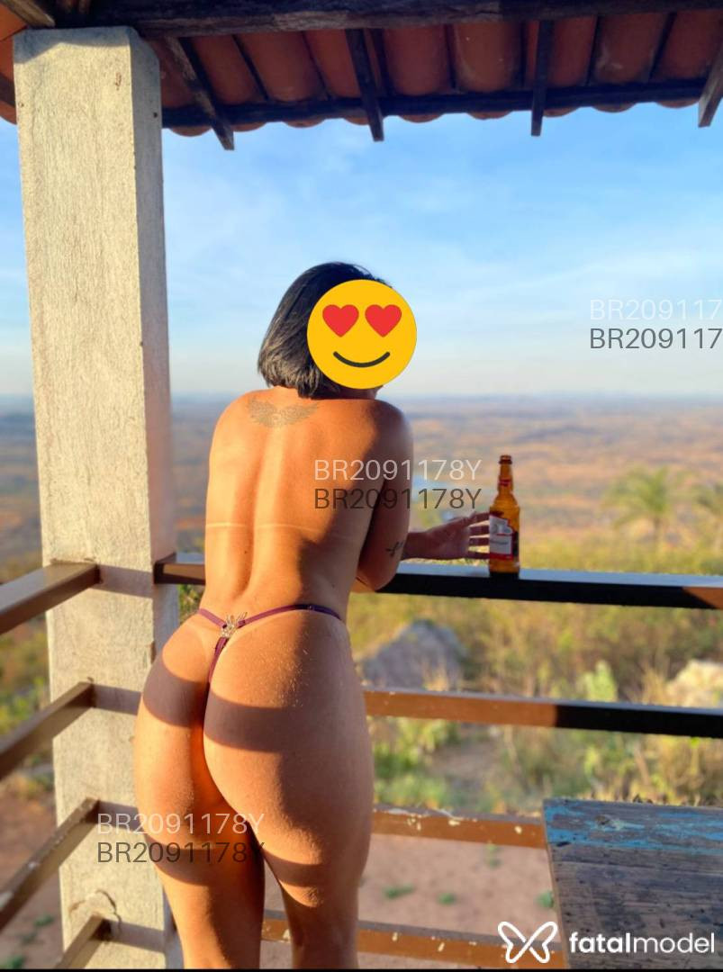 Acompanhante mulher com cabelo castanho de olhos castanhos - Júlia Gouveia Acompanhante mulher com cabelo castanho de olhos castanhos - Júlia Gouveia