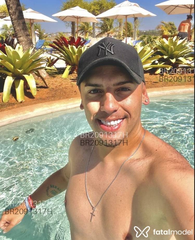 Acompanhante homem com cabelo castanho de olhos castanhos em Florianópolis - Lucas Lima