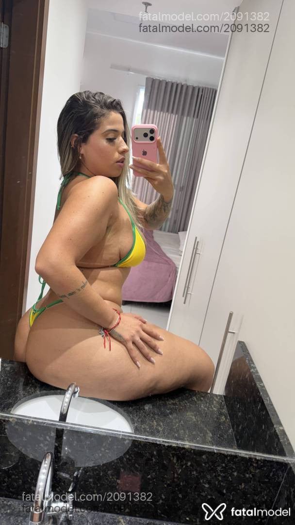 Acompanhante mulher loira (o) de olhos castanhos em Foz do Iguaçu - Lary Ferrari