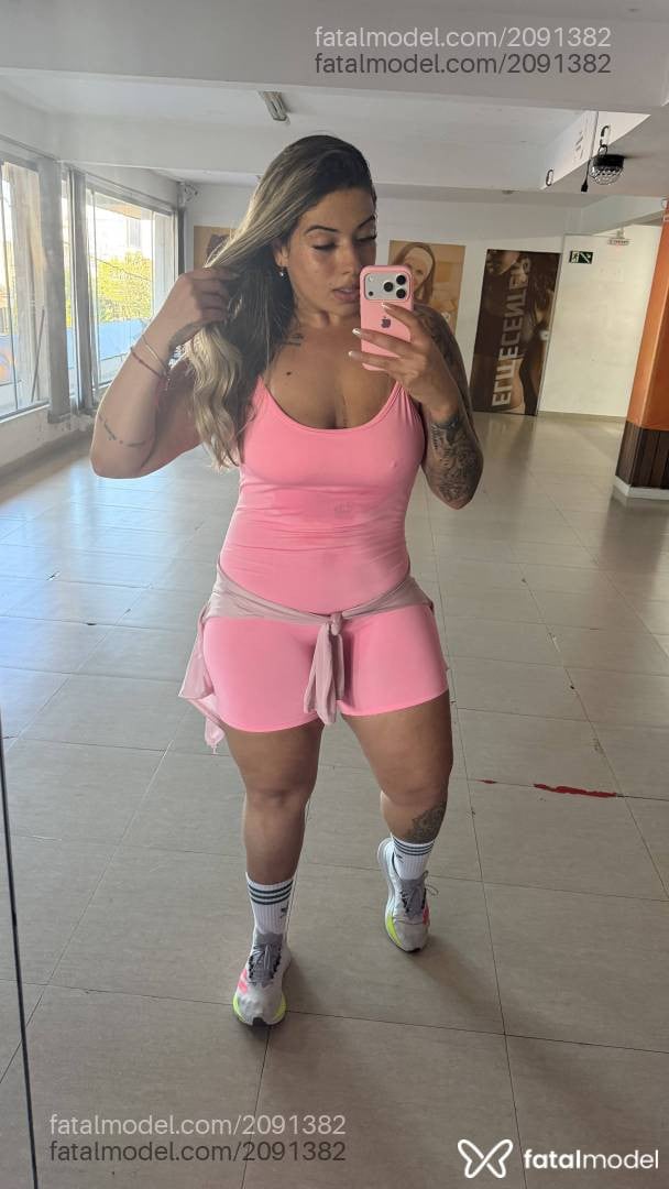 Acompanhante mulher loira (o) de olhos castanhos em Foz do Iguaçu - Lary Ferrari