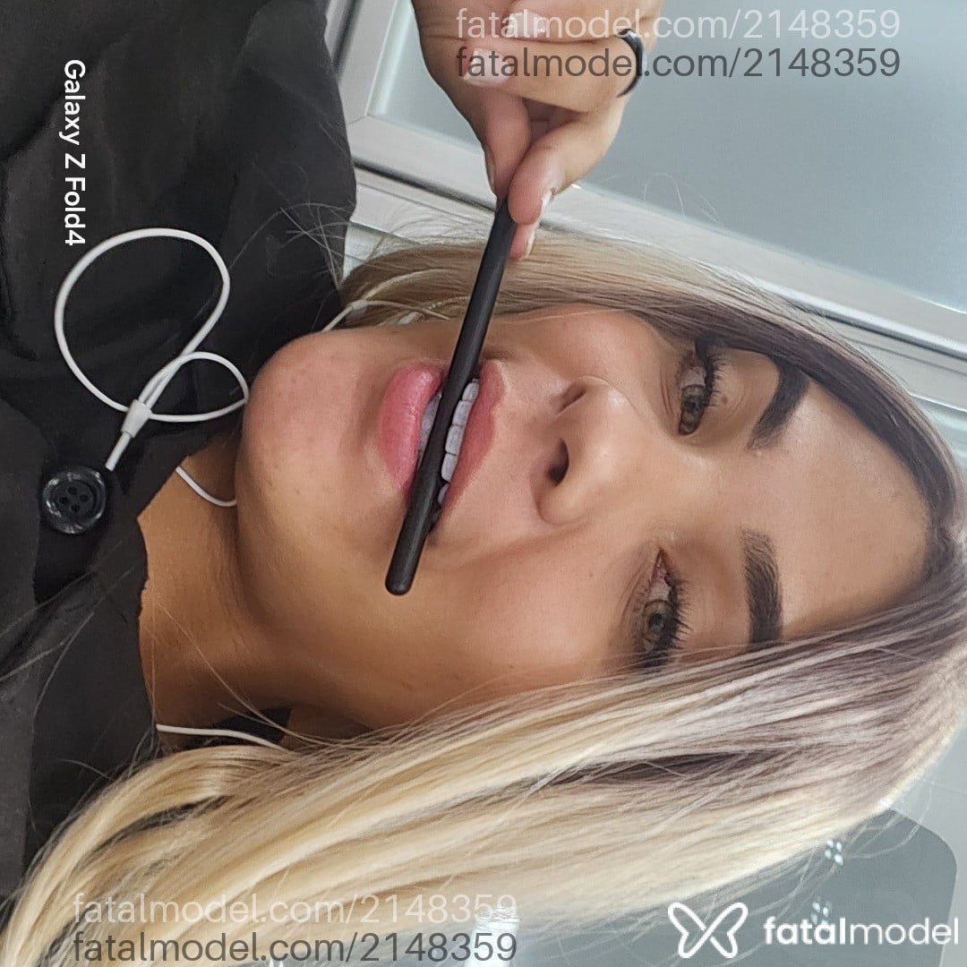 Acompanhante mulher loira (o) de olhos verdes em Pelotas Acompanhante mulher loira (o) de olhos verdes em Pelotas - Suellen Trindade