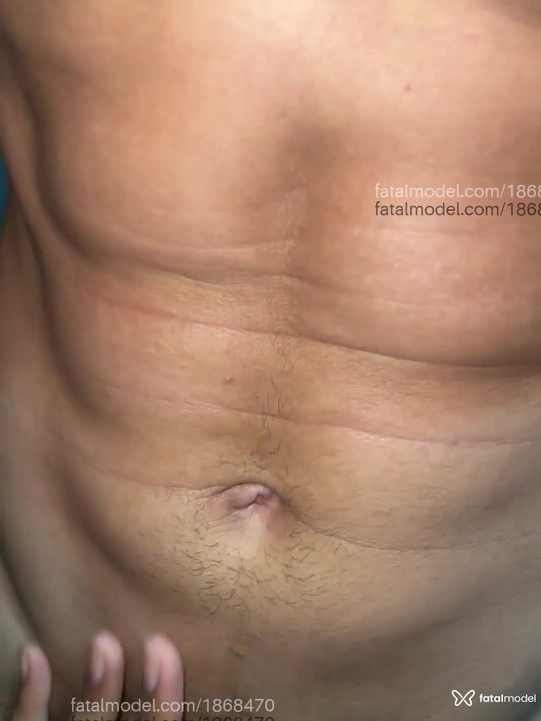 Acompanhante mulher trans morena (o) de olhos pretos - Lia Vitoreli