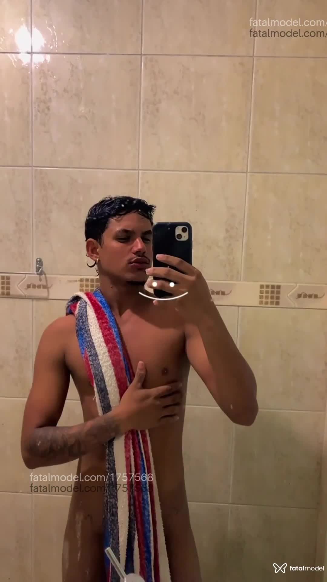 Acompanhante homem morena (o) de olhos castanhos em Itapema - Raley Junior