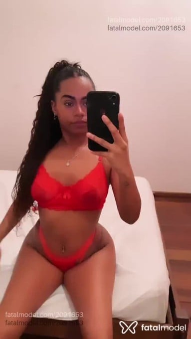 Acompanhante mulher morena (o) de olhos pretos em Patos de Minas - Nicole