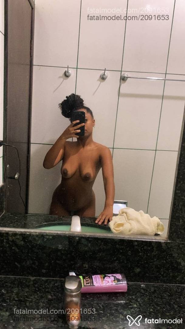 Acompanhante mulher morena (o) de olhos pretos em Patos de Minas - Nicole