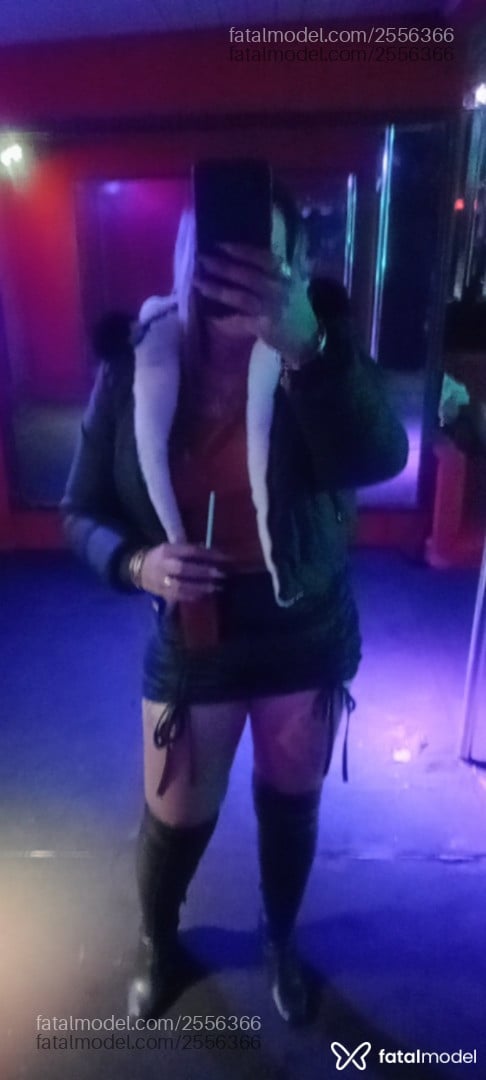 Acompanhante mulher loira (o) de olhos castanhos em Porto Alegre Acompanhante mulher loira (o) de olhos castanhos em Porto Alegre - Isis Oliveira