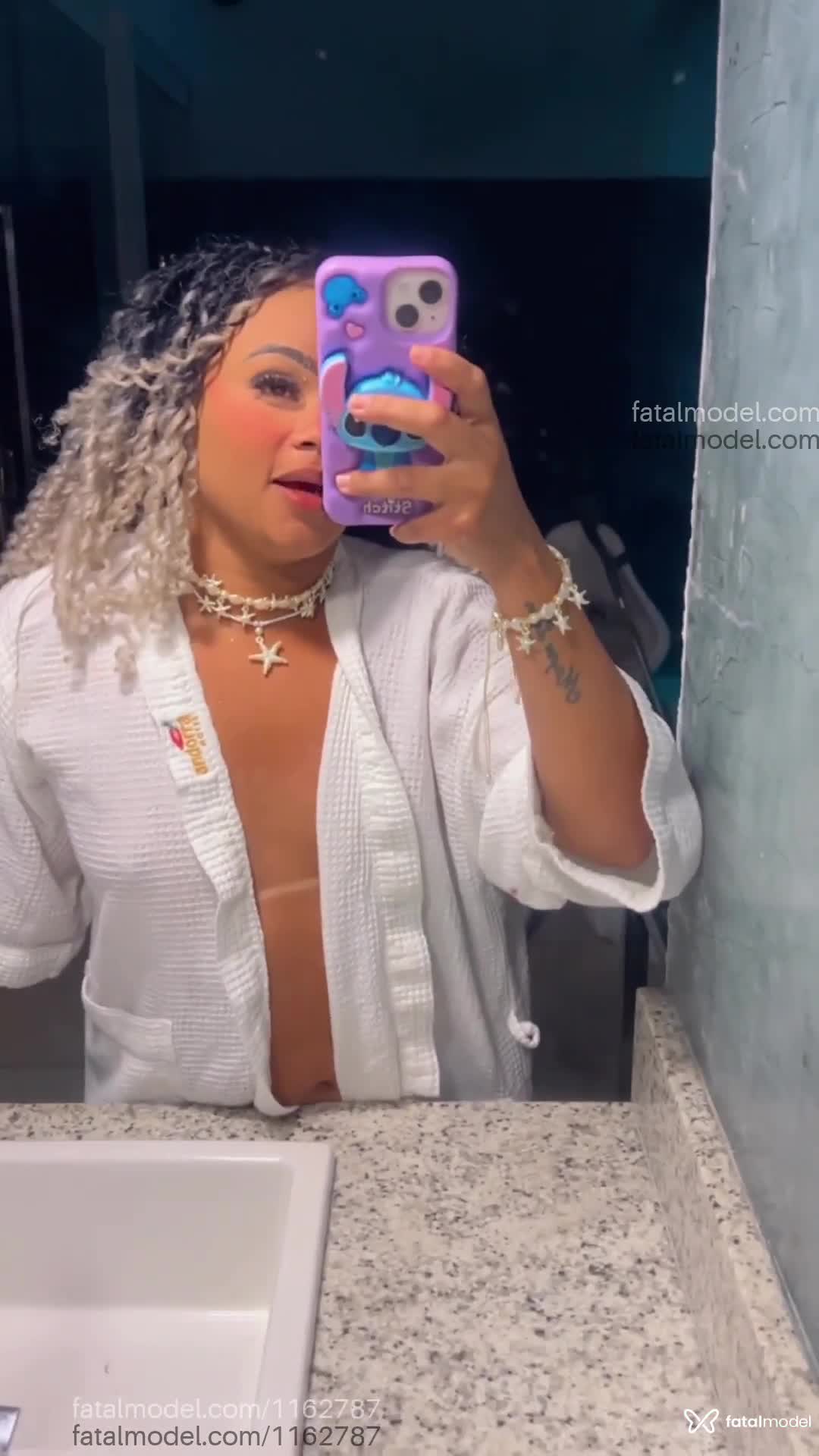 Acompanhante mulher ruiva (o) de olhos castanhos em João Pessoa - Julia Muniz