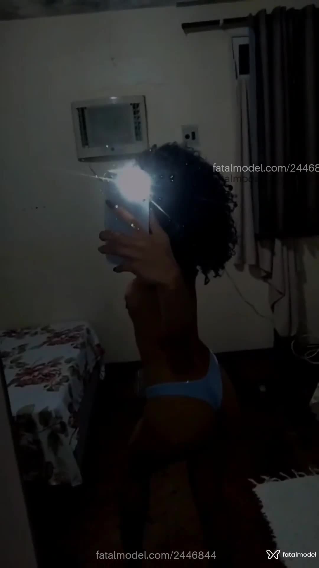 Acompanhante mulher morena (o) de olhos castanhos em Virtual - Laisa
