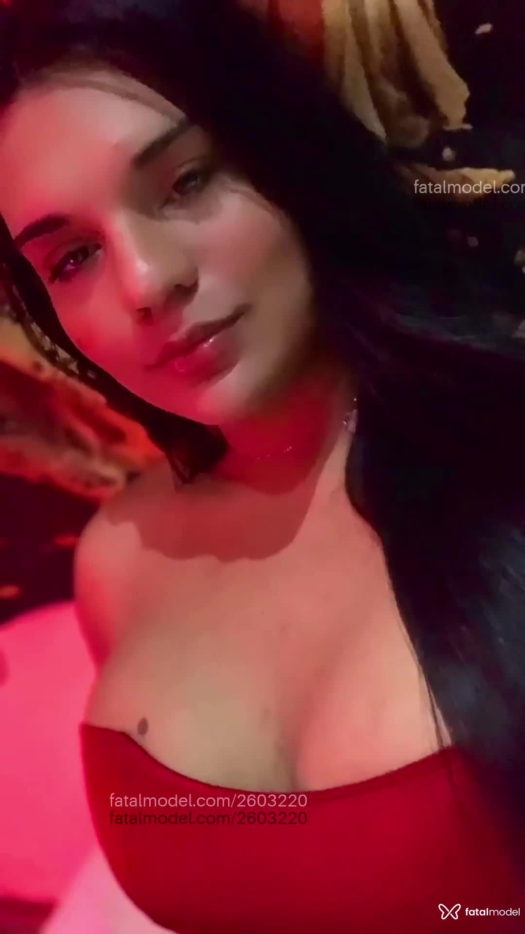 Acompanhante mulher trans morena (o) de olhos castanhos em Virtual - Orlanda