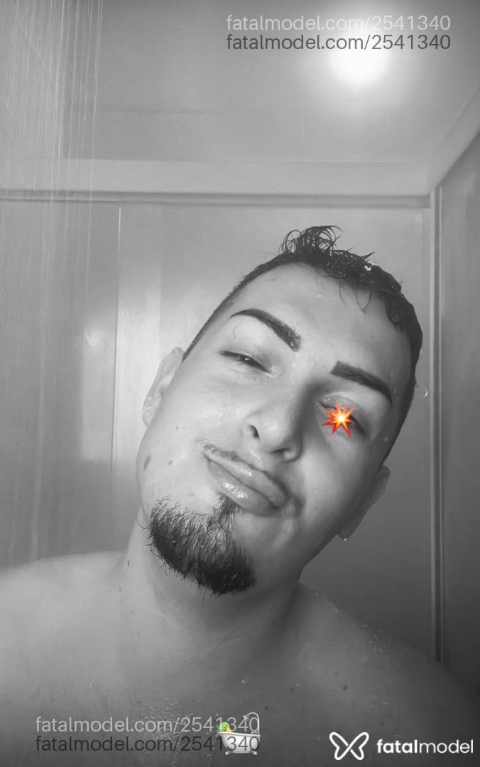 Acompanhante homem com cabelo castanho de olhos castanhos em São Leopoldo Acompanhante homem com cabelo castanho de olhos castanhos em São Leopoldo - Theo Allabrant