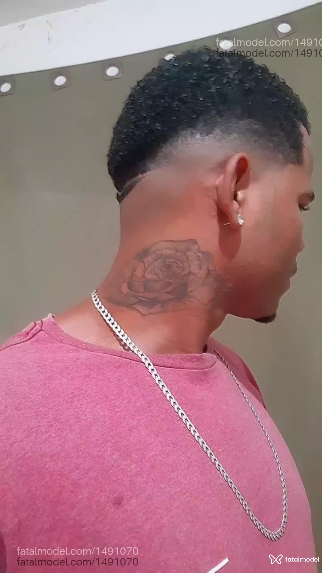 Acompanhante homem com cabelo castanho de olhos castanhos em João Pessoa Acompanhante homem com cabelo castanho de olhos castanhos em João Pessoa - Gustavo Barreto