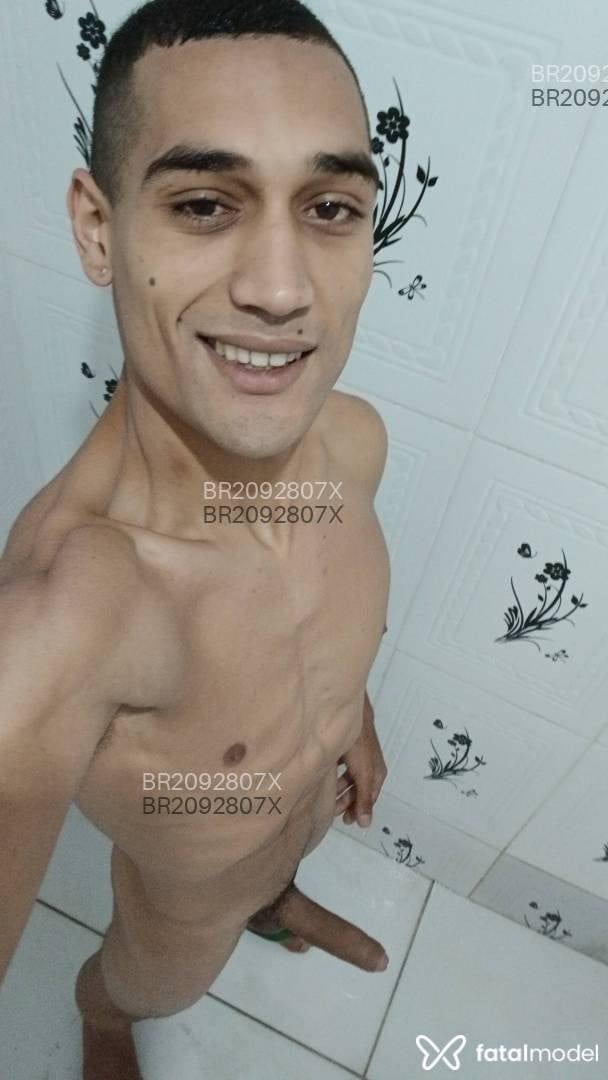 Acompanhante homem morena (o) de olhos mel - Heitor
