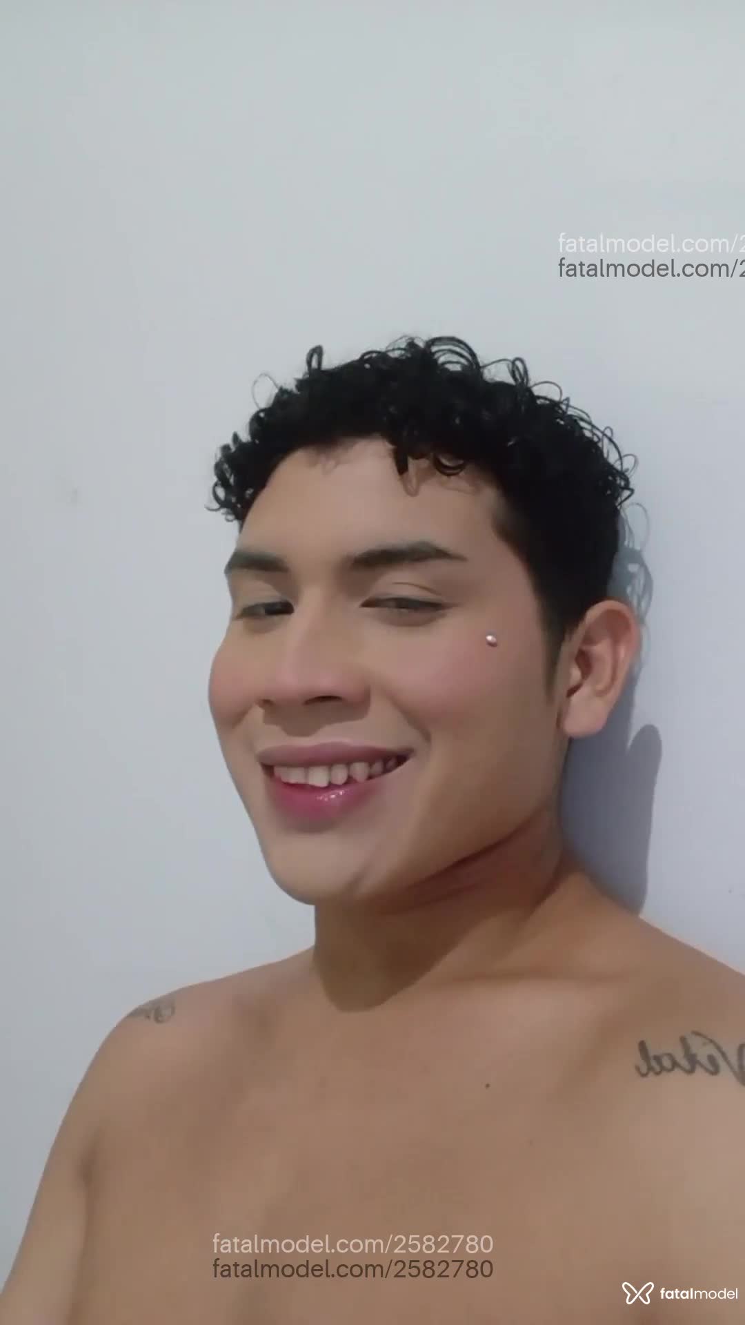 Acompanhante homem morena (o) de olhos pretos em São Paulo Acompanhante homem morena (o) de olhos pretos em São Paulo - Angel