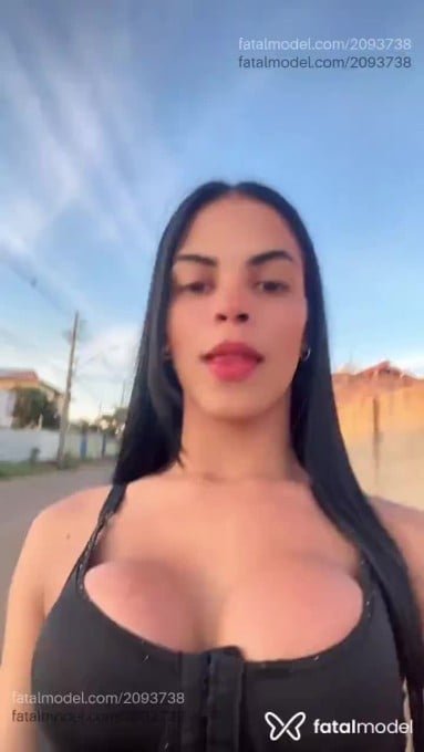 Acompanhante mulher trans morena (o) de olhos pretos em Sete Lagoas Acompanhante mulher trans morena (o) de olhos pretos em Sete Lagoas - Rarielly Tainara