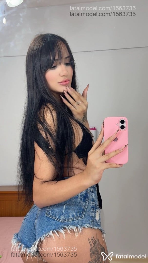 Acompanhante mulher trans morena (o) de olhos castanhos em São Paulo - Mel
