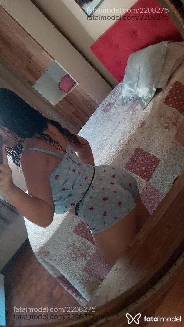 Acompanhante mulher morena (o) de olhos castanhos - aghata