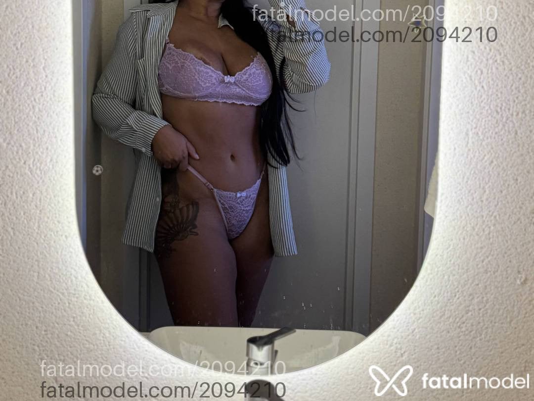 Acompanhante mulher morena (o) de olhos mel - Brenda