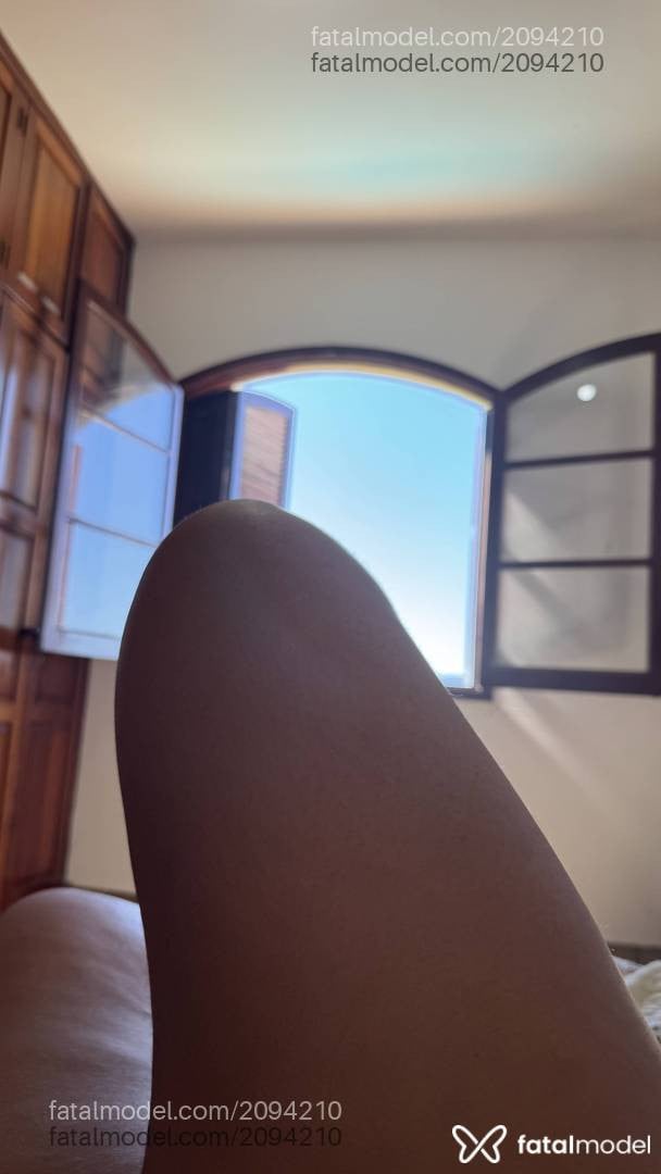 Acompanhante mulher morena (o) de olhos mel - Brenda