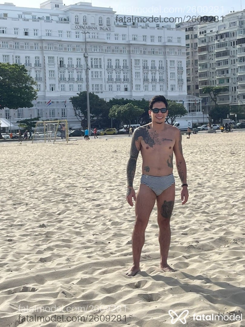 Acompanhante homem morena (o) de olhos castanhos em Curitiba - Arthur Lima