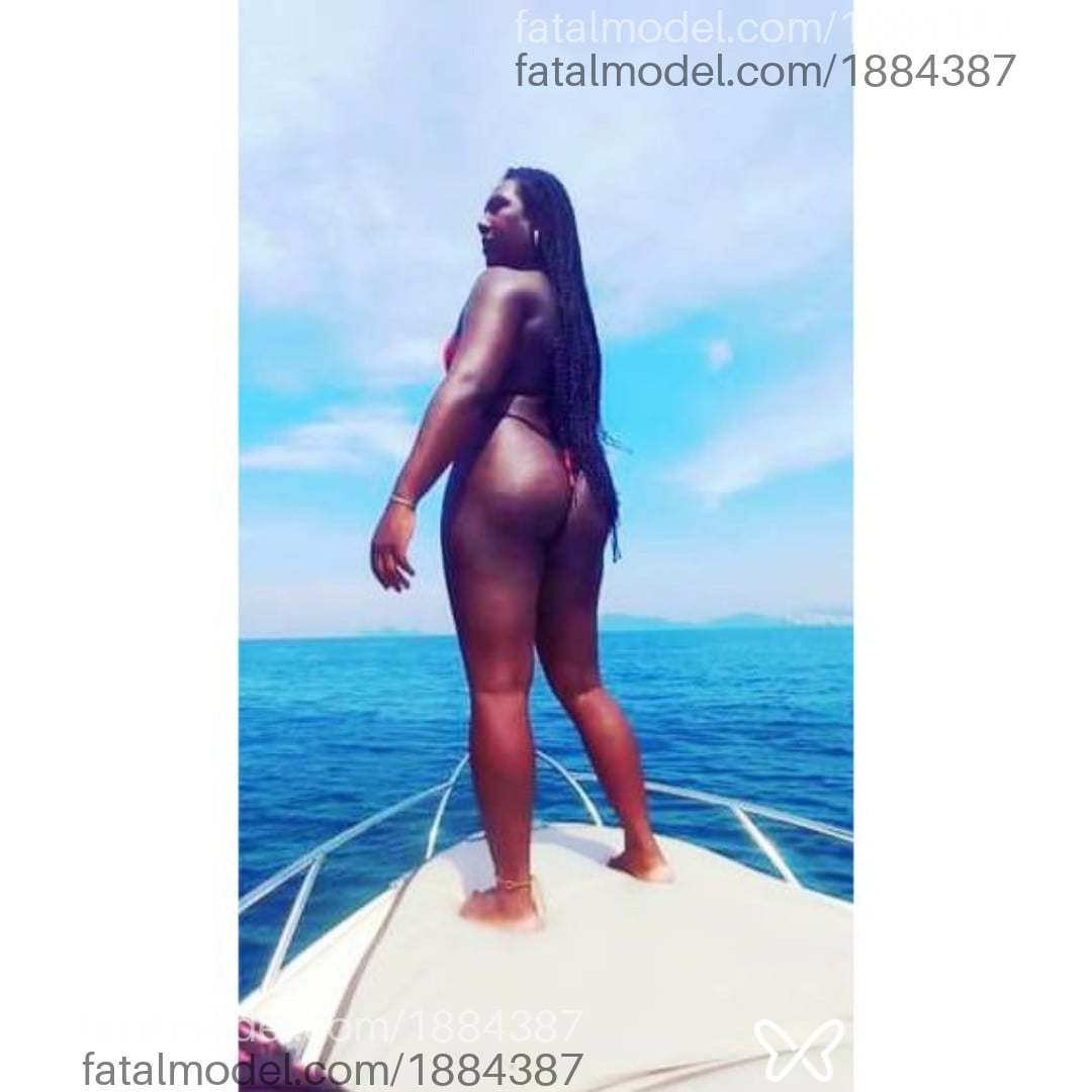 Acompanhante mulher trans morena (o) de olhos pretos em Caraguatatuba - Samira Beaumont