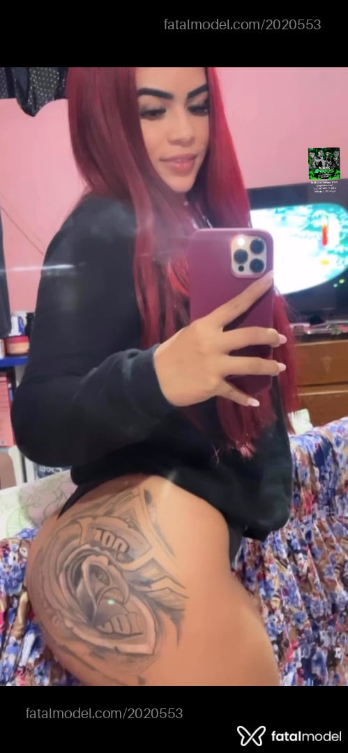 Acompanhante mulher ruiva (o) de olhos pretos - Mirella
