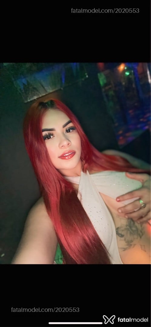 Acompanhante mulher ruiva (o) de olhos pretos - Mirella