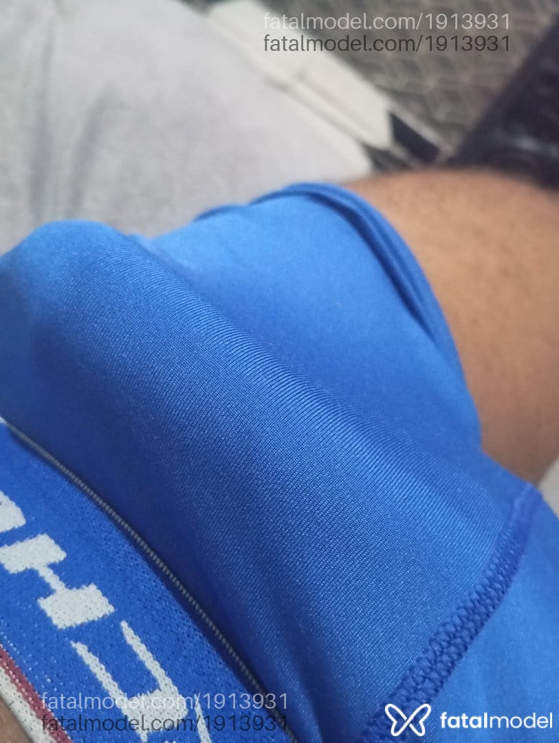 Acompanhante homem com cabelo castanho de olhos pretos em Rio de Janeiro Acompanhante homem com cabelo castanho de olhos pretos em Rio de Janeiro - Delfiori