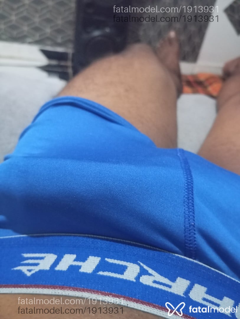 Acompanhante homem com cabelo castanho de olhos pretos em Rio de Janeiro Acompanhante homem com cabelo castanho de olhos pretos em Rio de Janeiro - Delfiori