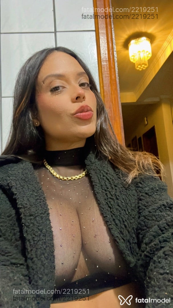 Acompanhante mulher com cabelo colorido de olhos mel em São Paulo - Bia