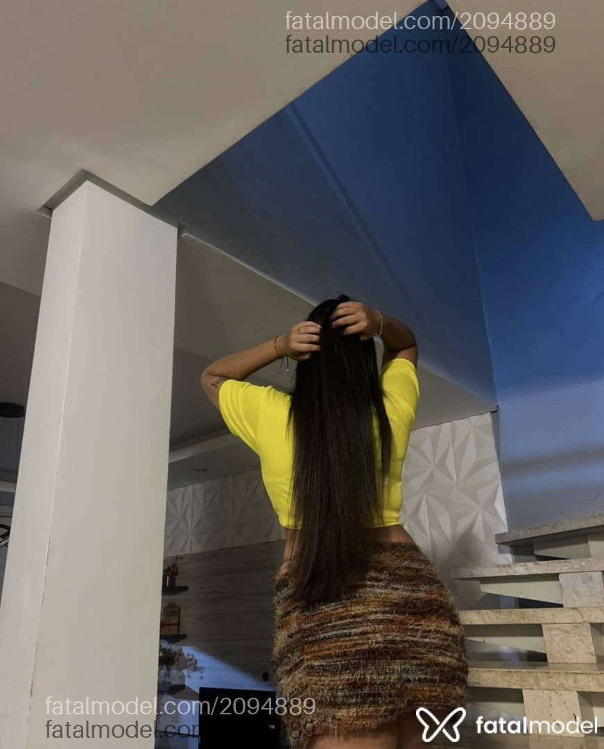Acompanhante mulher com cabelo castanho de olhos pretos em Luís Eduardo Magalhães - Safira