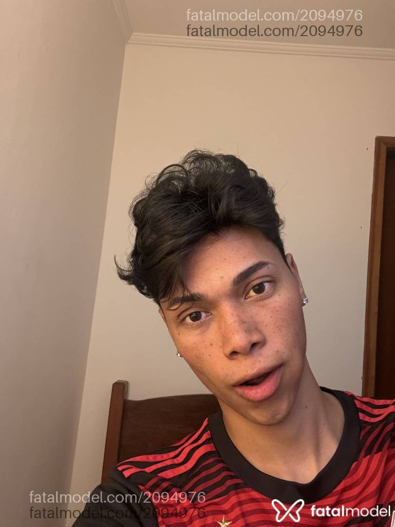 Acompanhante homem morena (o) de olhos pretos - Twink Xll